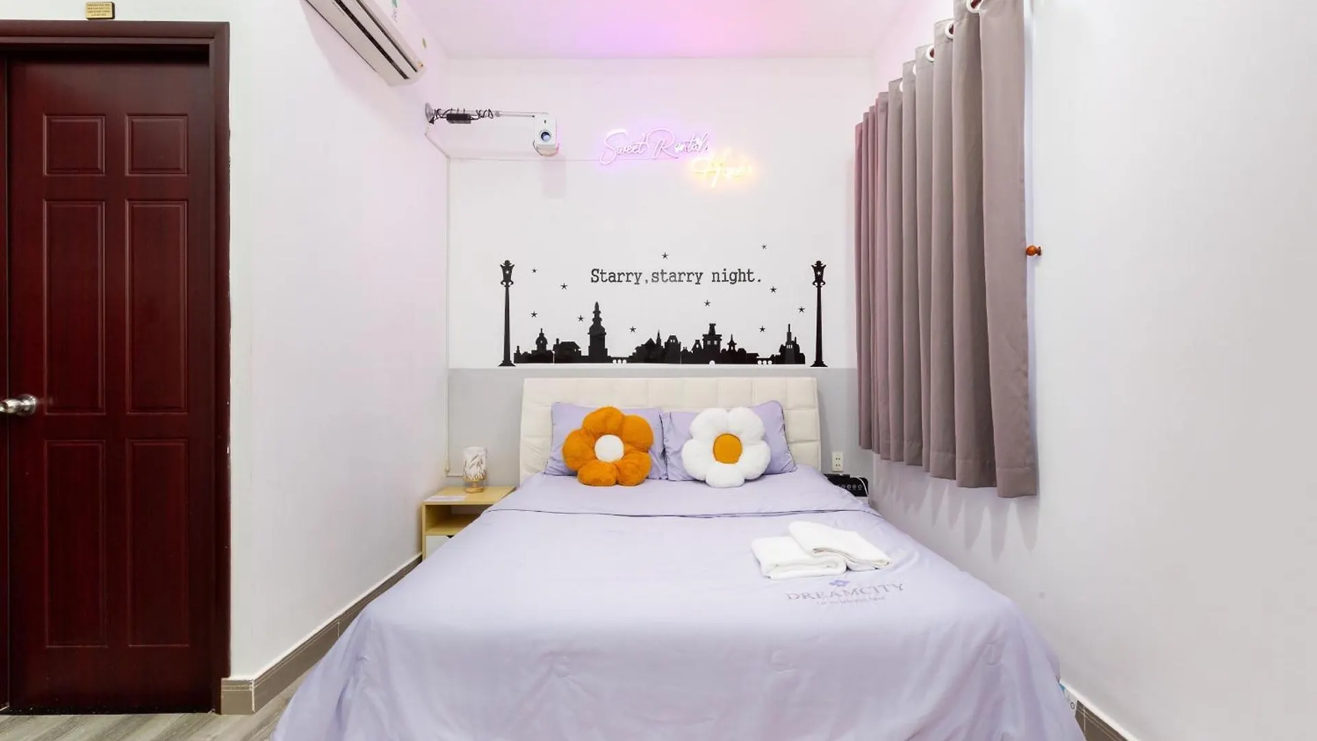 Sweet Rentals Homes - Netflix & Walkin To Bui Vien Ho Chi Minh City 0*,  Vietnam